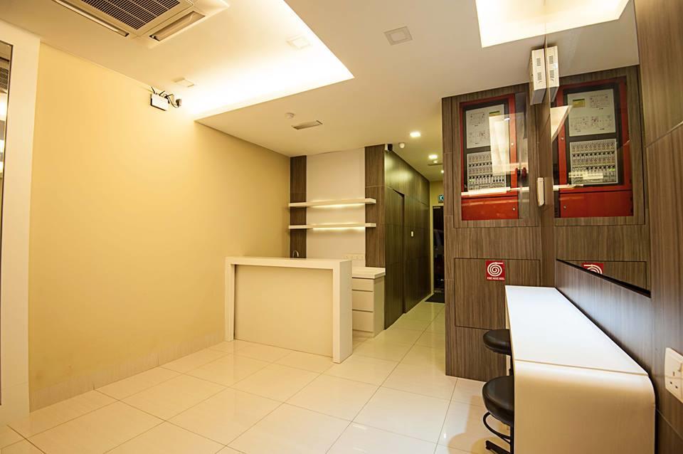 Seven Hotel Putatan Exterior foto